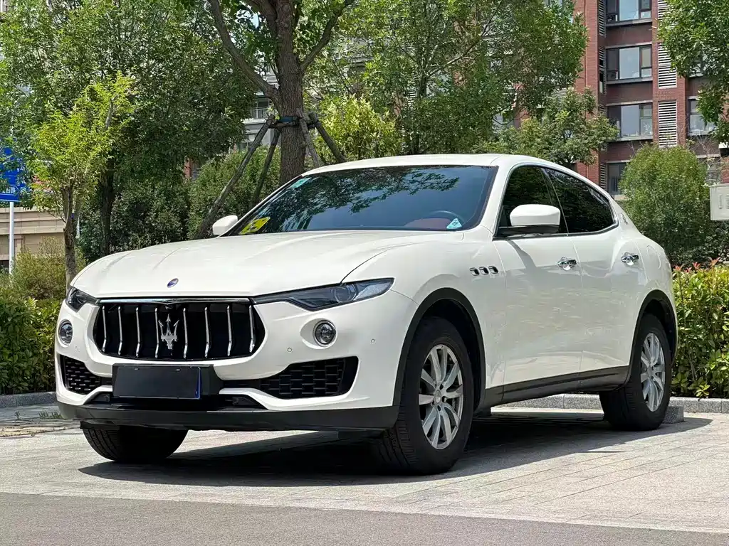 Levante 3.0 T Standard
