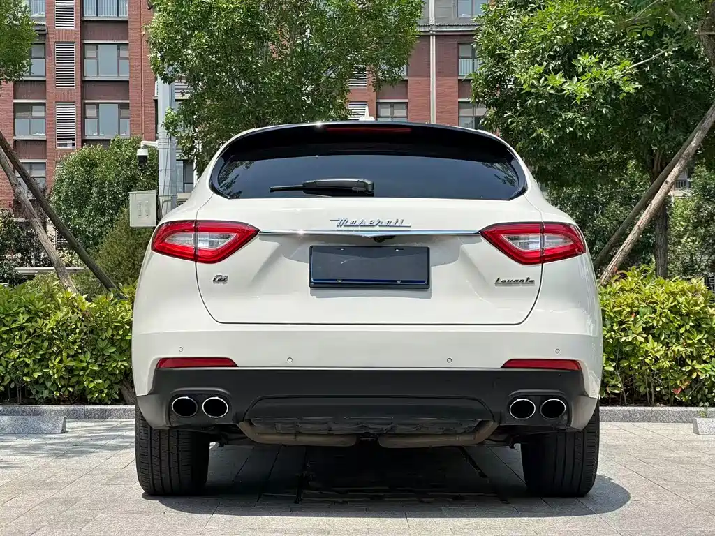 Levante 3.0 T Standard