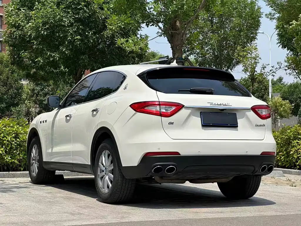 Levante 3.0 T Standard