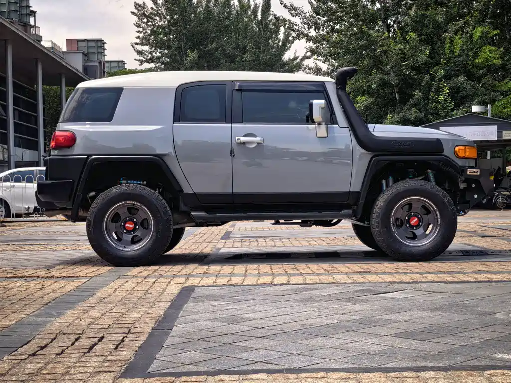 FJ Cruiser FJ 酷路泽 2019款 4.0 L 极限运动顶配版