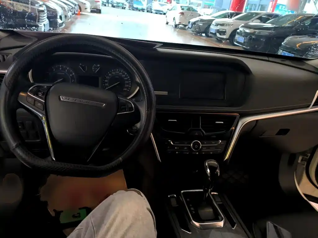Venucia T90 启辰T90 2018款 2.0 L CVT智联风尚版 国V