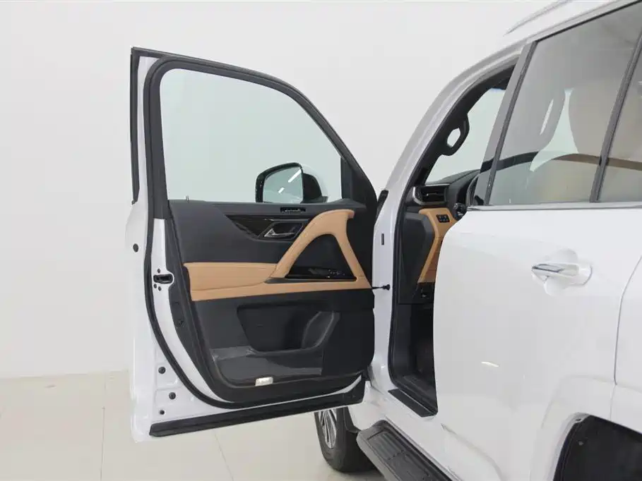 Lexus LX 雷克萨斯LX 2023款 600 中东版