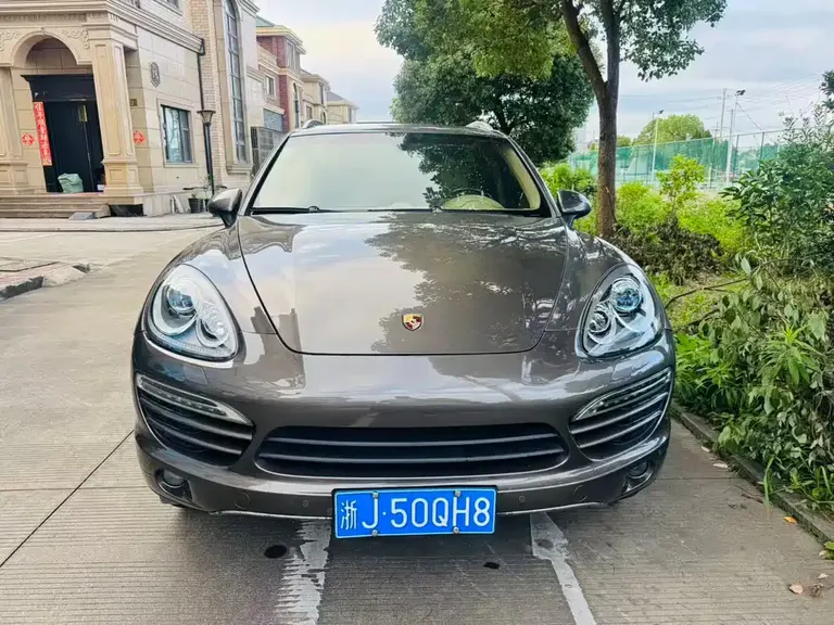Porsche Cayenne Cayenne 3.0 T US Spec