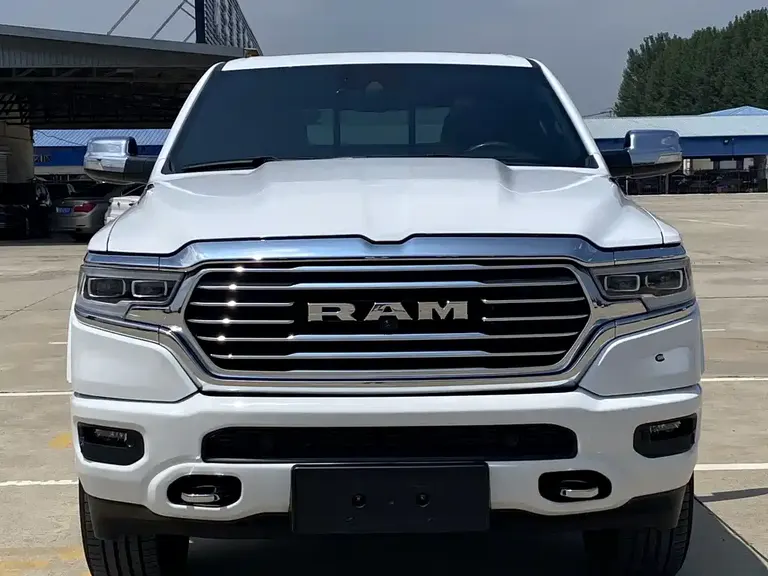 RAM Trucks 5.7 L Auto