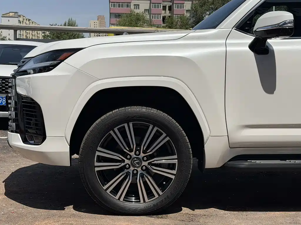 Lexus LX 雷克萨斯LX 2023款 600 7座 Luxury 豪华美规版