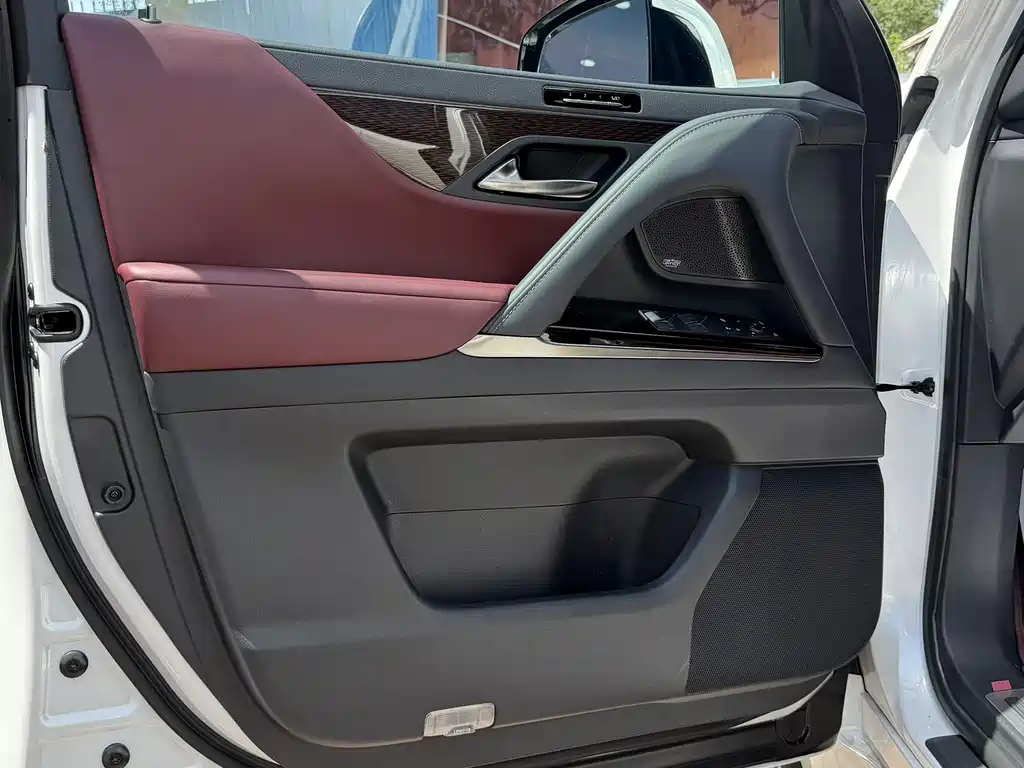 Lexus LX 雷克萨斯LX 2023款 600 7座 Luxury 豪华美规版