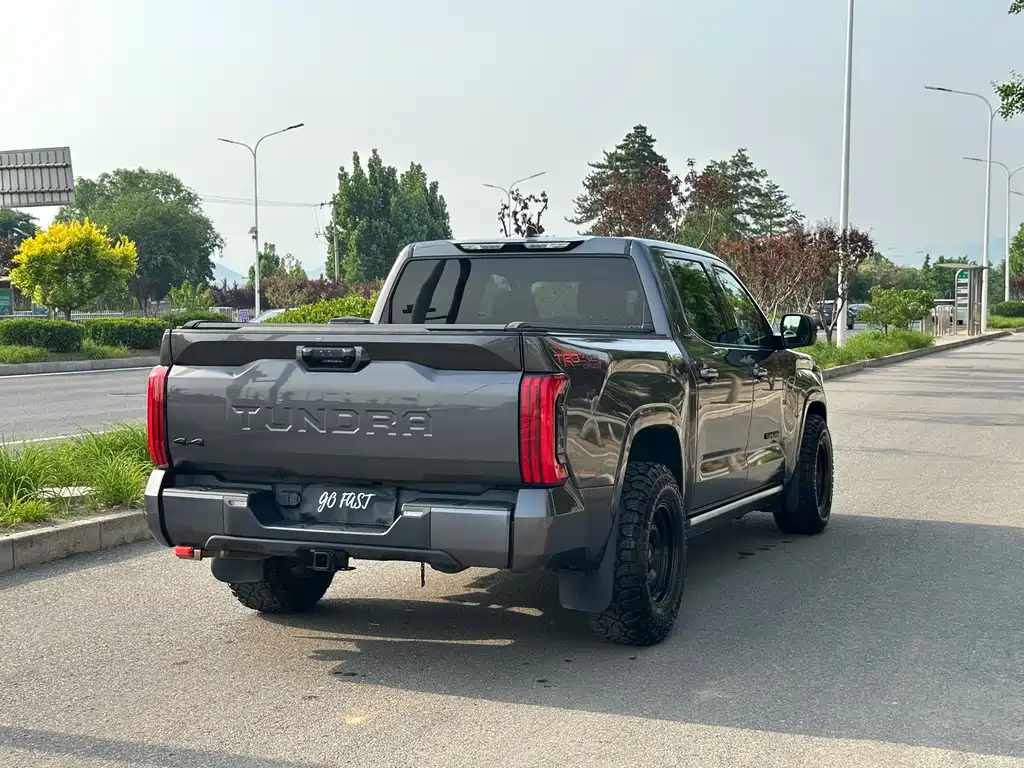 Tundra 坦途 2023款 3.5 T SR5