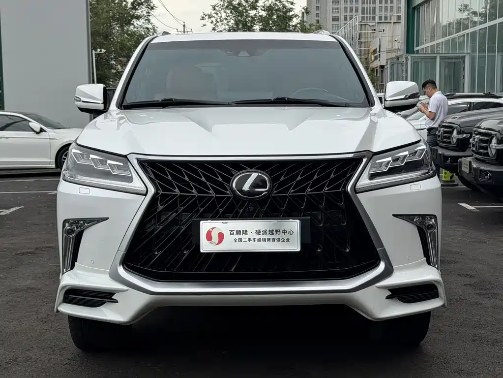 Lexus LX 雷克萨斯LX 2019款 570 八座 铂金中东版