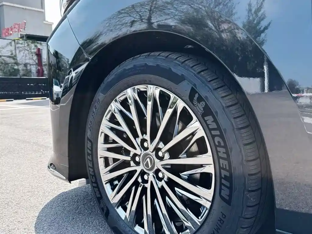 Lexus LM 雷克萨斯LM 2025款 350 h 四座御世版