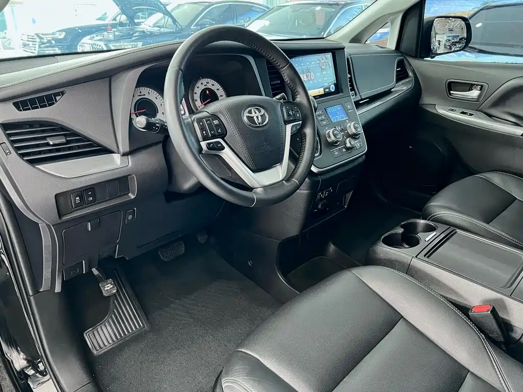 SIENNA 3.5 L Canada Spec