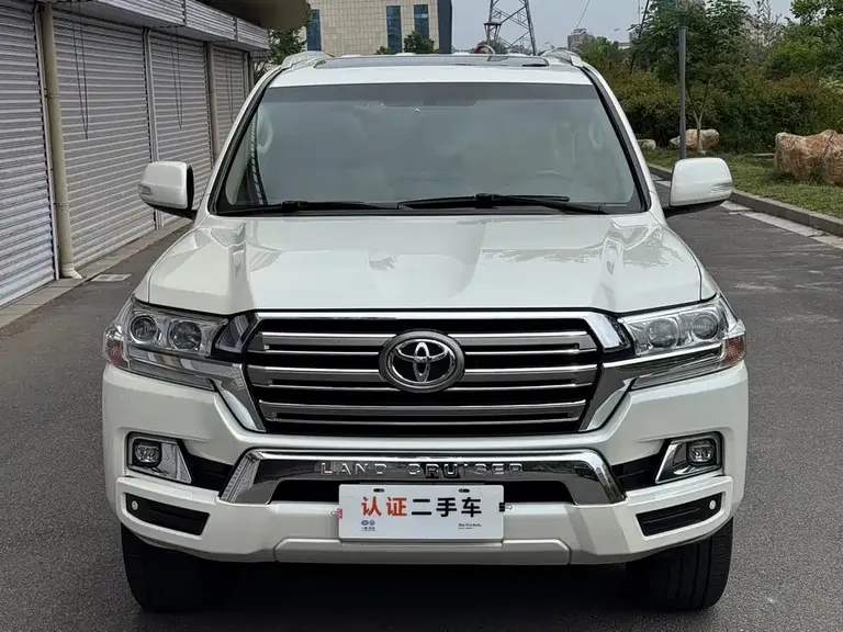 Toyota Land Cruiser (Import) 5.7 L Middle East
