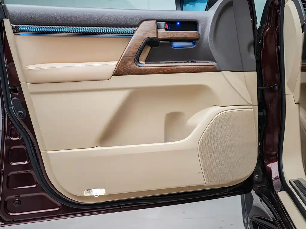 Land Cruiser (Import) 4.6 L Auto