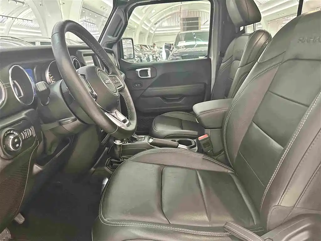 Wrangler 2.0 T Sahara 4-door CN-V