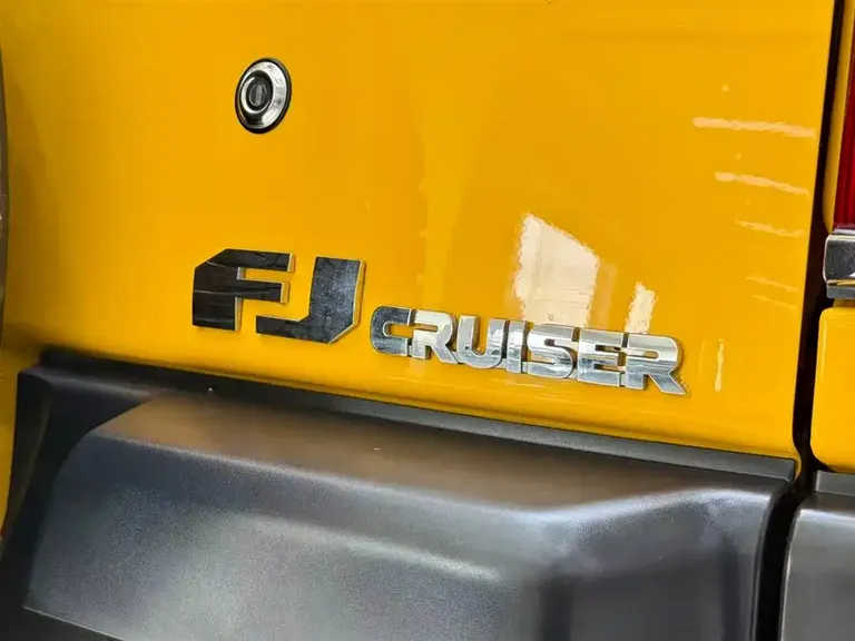 Toyota FJ Cruiser 4.0 L Middle East
