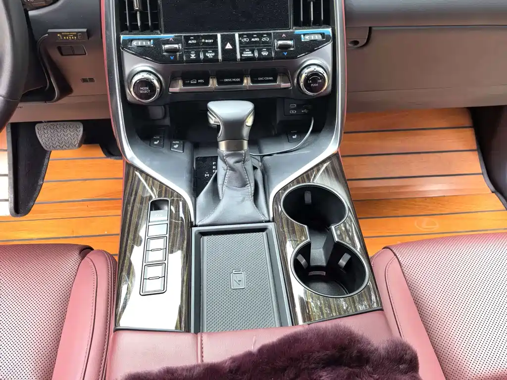 Lexus LX 600