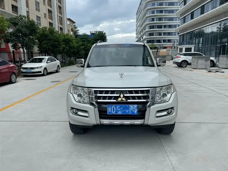Mitsubishi Pajero (Import) 帕杰罗(进口) V97 2020款 3.8 L 中东版