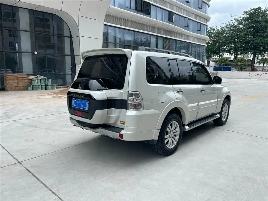 Pajero (Import) 帕杰罗(进口) V97 2020款 3.8 L 中东版