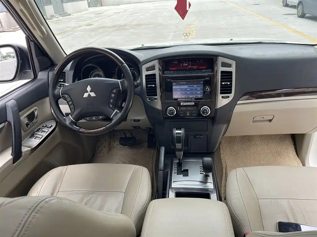 Pajero (Import) 帕杰罗(进口) V97 2020款 3.8 L 中东版