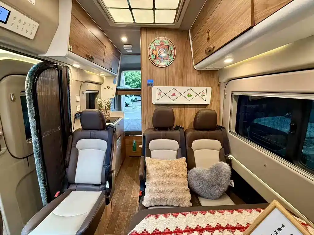 Maxus V90 RV 上汽大通MAXUS V90Ｂ型房车 2023款 2.0 T 柴油版