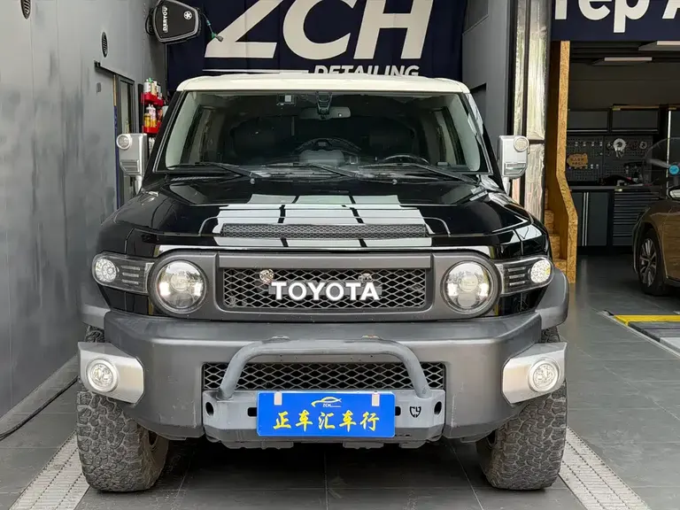 Toyota FJ Cruiser 4.0 L Middle East