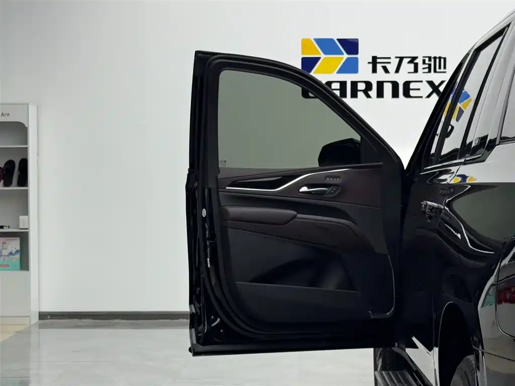 Escalade 凯雷德ESCALADE 2024款 3.0 T Sport Platinum 柴油加长版