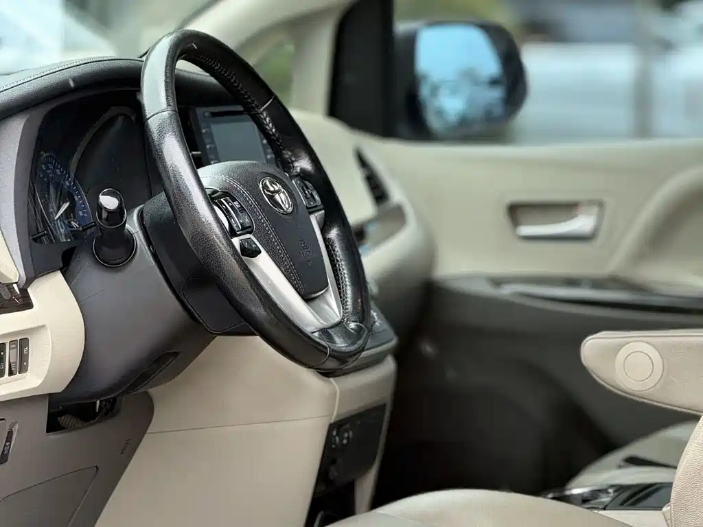 SIENNA 3.5 L US Spec