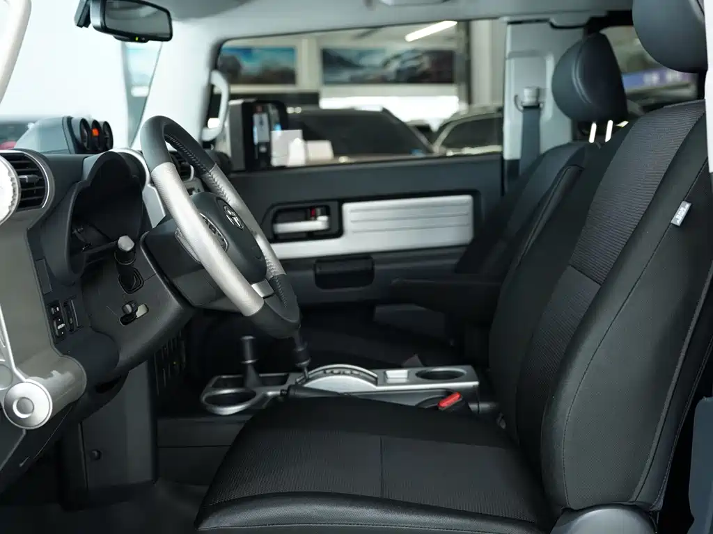 FJ Cruiser 4.0 L Middle East