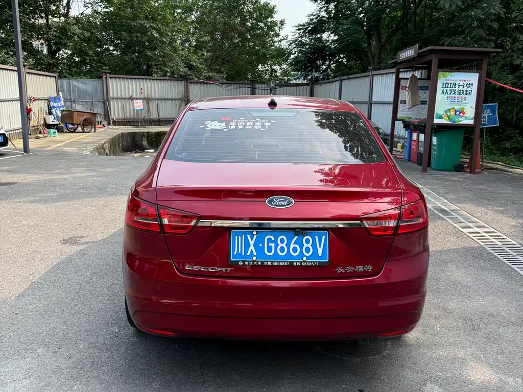 Escort Happy 1.5 L Auto Fashion