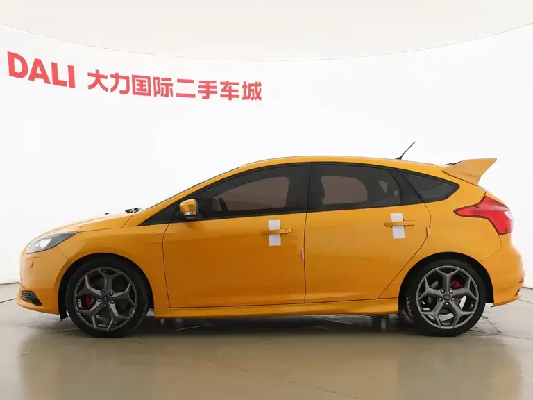 Ford Focus (Import) 福克斯进口 2013款 2.0 T ST 橙色版