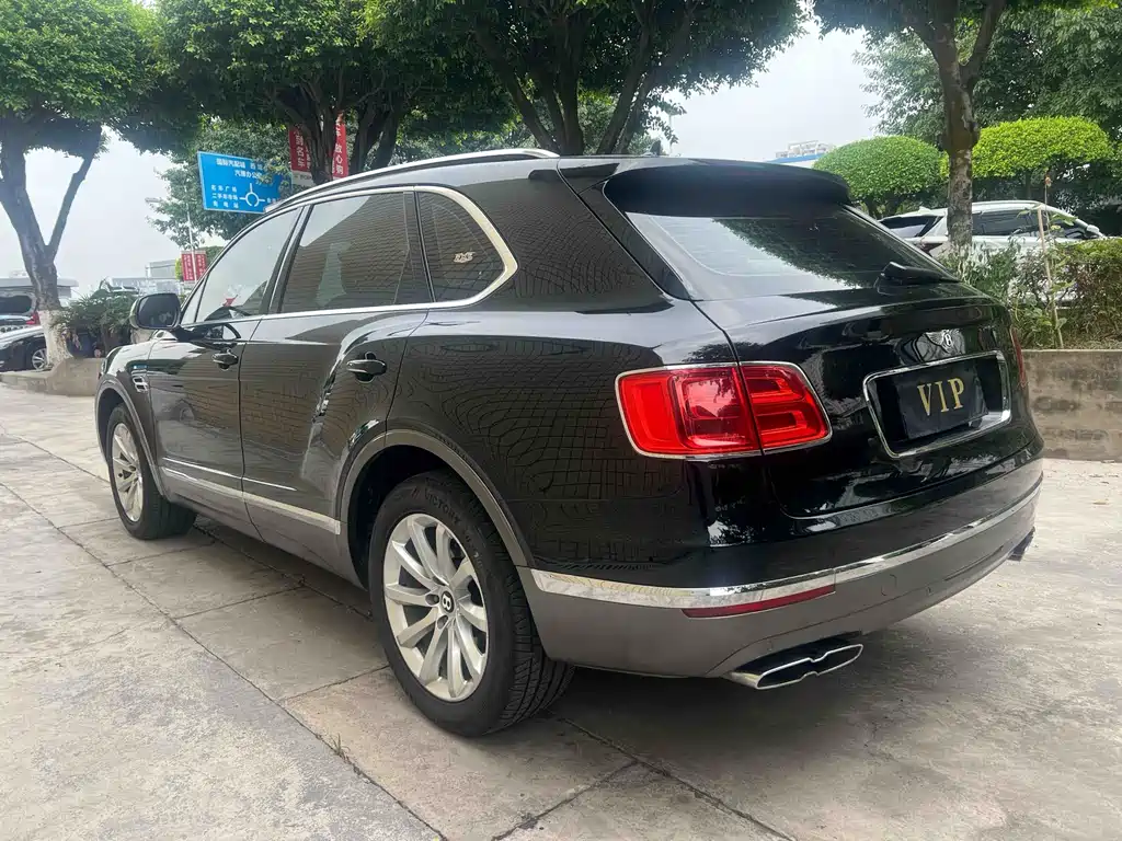 Bentayga 添越 201款 4.0 T 柴油版