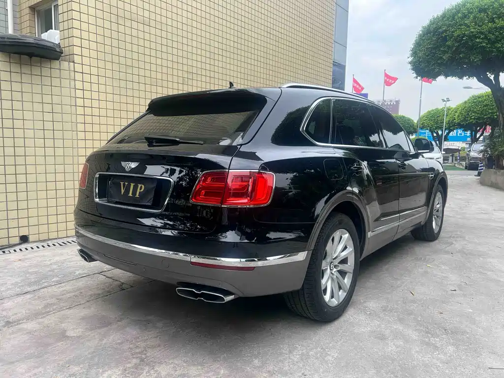 Bentayga 添越 201款 4.0 T 柴油版