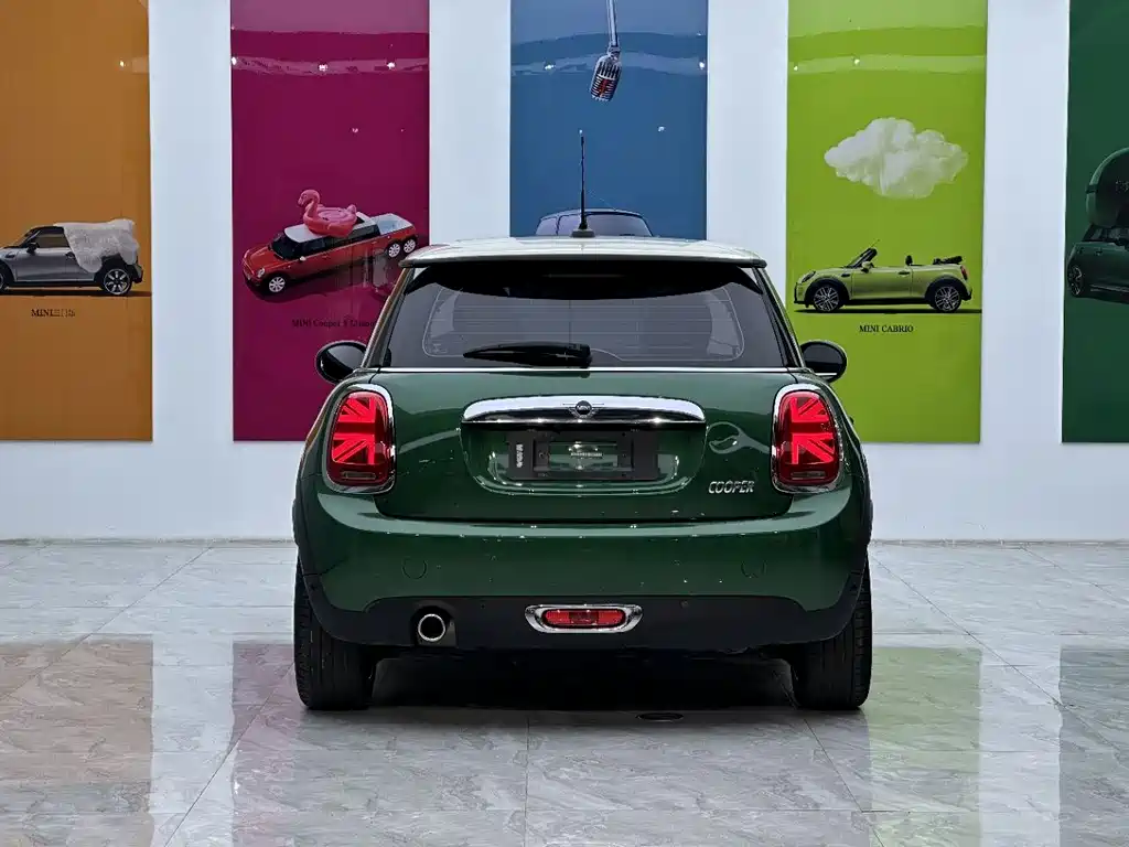 MINI MINI 2019款 1.5 T COOPER 60周年纪念版