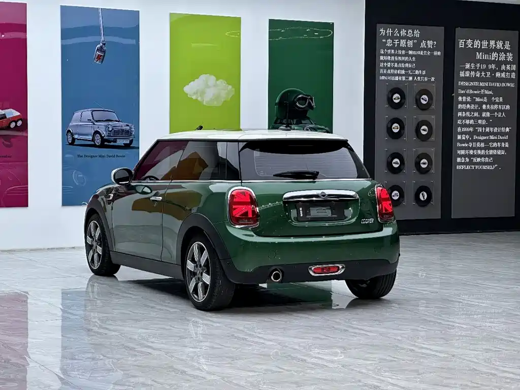 MINI MINI 2019款 1.5 T COOPER 60周年纪念版