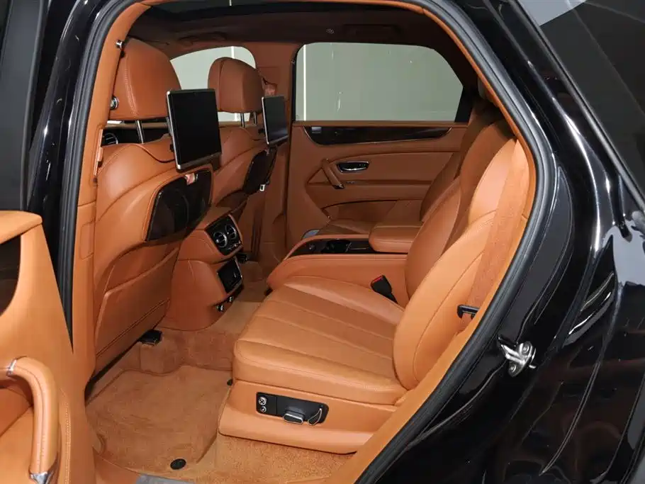 Bentayga 添越 2017款 4.0 T 柴油中东版
