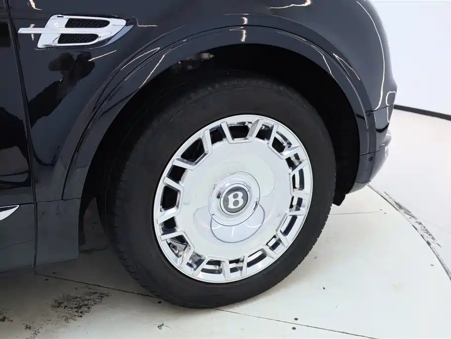 Bentayga 添越 2017款 4.0 T 柴油中东版