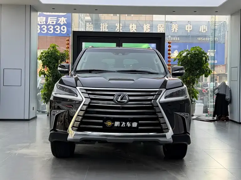 Lexus LX 雷克萨斯LX 2019款 570 铂金中东版