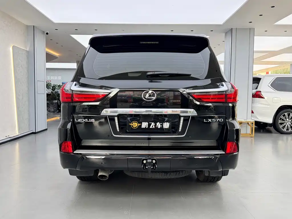 Lexus LX 雷克萨斯LX 2019款 570 铂金中东版