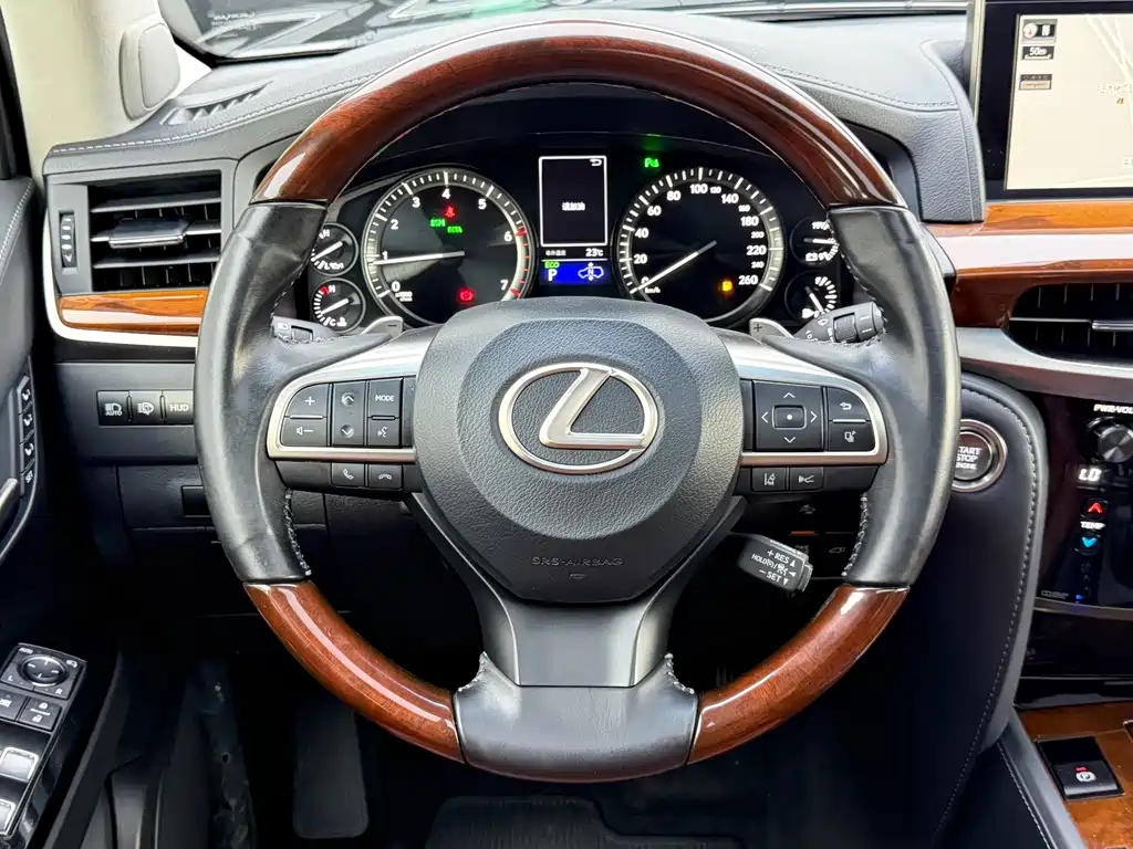 Lexus LX 雷克萨斯LX 2019款 570 铂金中东版