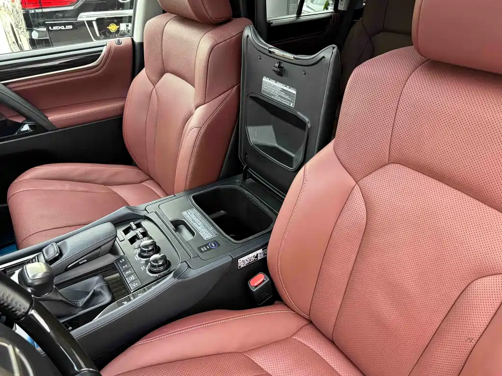 Lexus LX 570 Canada Spec