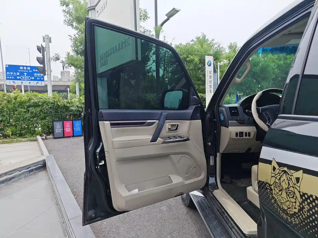 Pajero (Import) 3.8 L Middle East