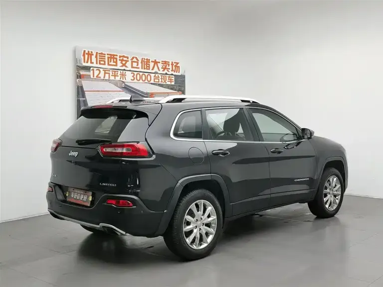 Jeep Cherokee 2.4 L Superior