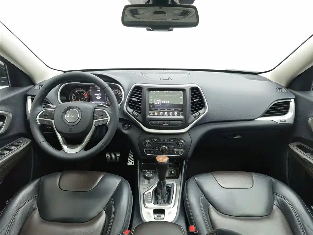 Cherokee 2.4 L Superior