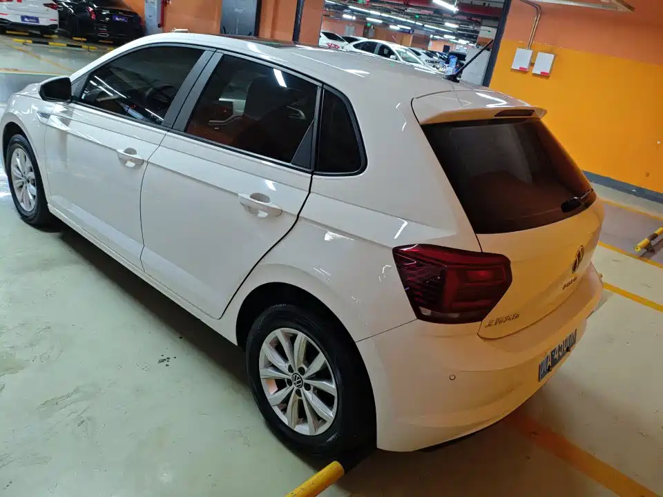Polo Plus 1.5 L Auto Colorful Tech