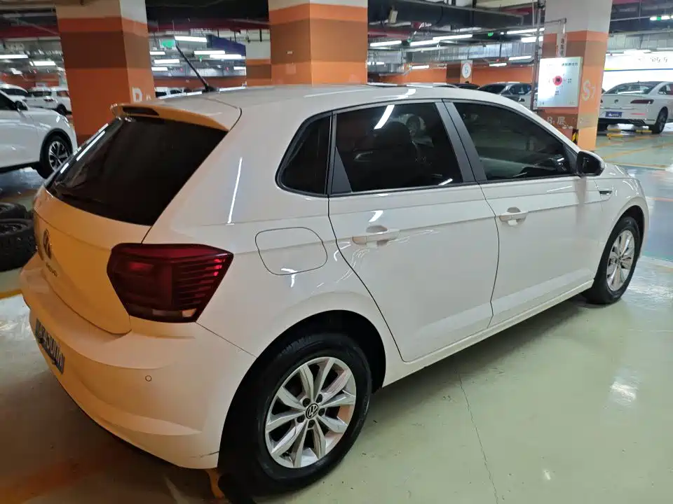 Polo Plus 1.5 L Auto Colorful Tech