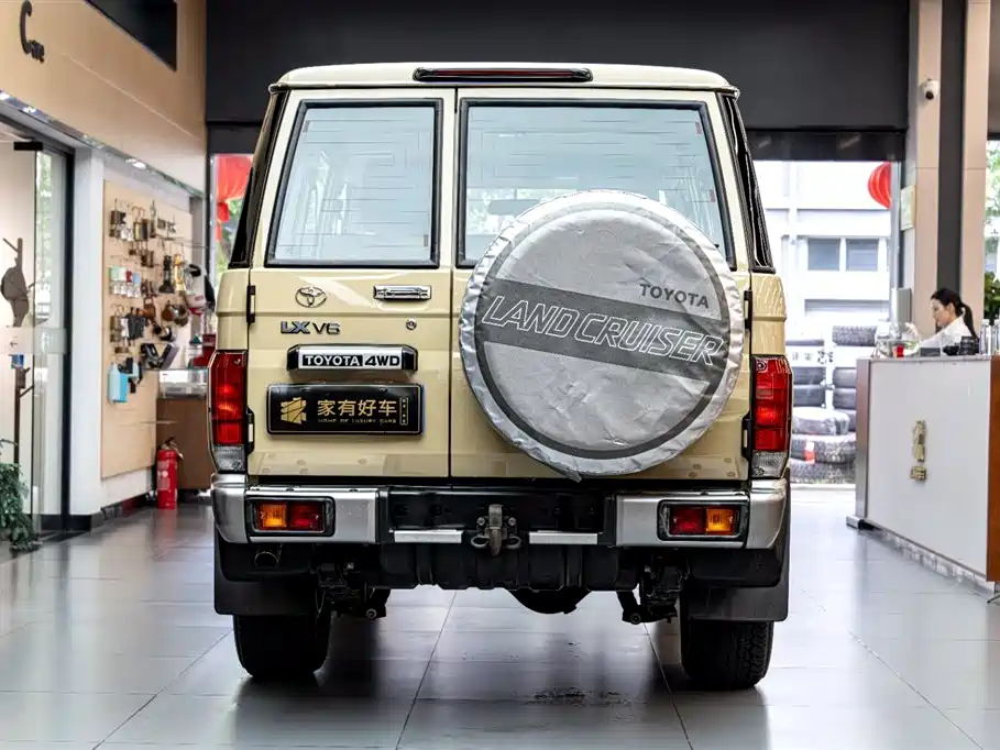 Land Cruiser (Import) 兰德酷路泽(进口) LC76 2019款 4.0 L 手动