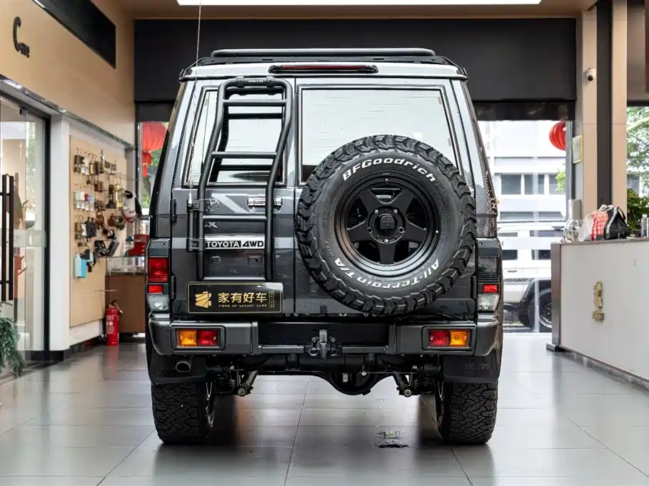 Land Cruiser (Import) 兰德酷路泽(进口) LC71 2025款 2.8 T 柴油中东版