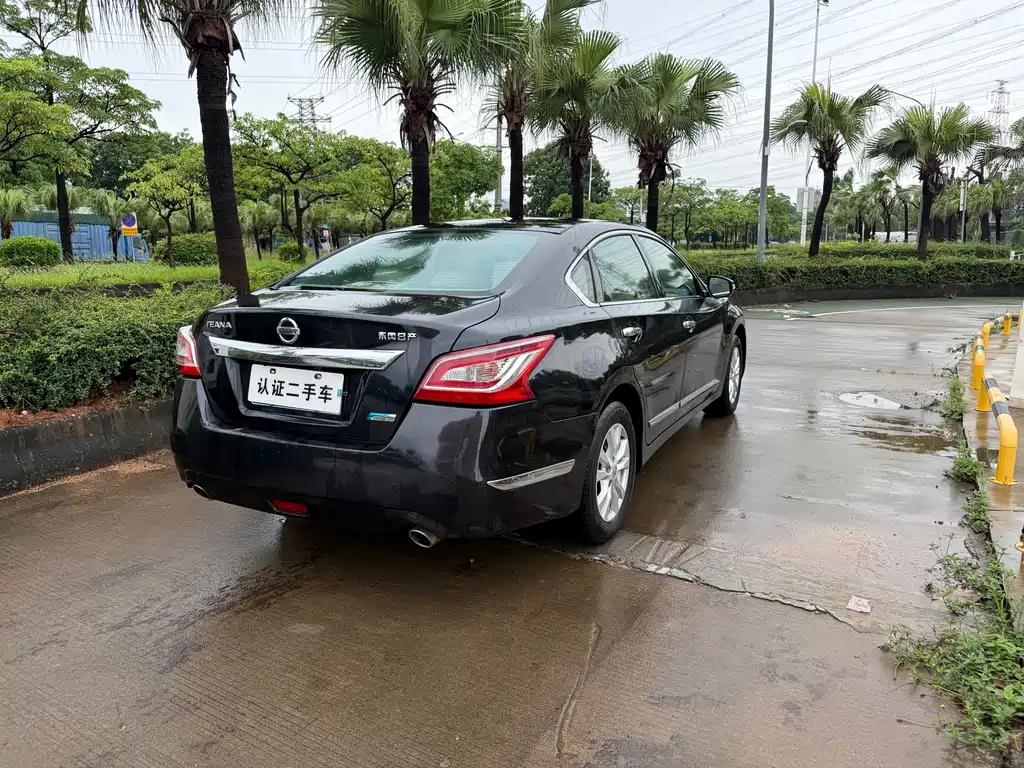 Teana 2.0 L XE Fashion