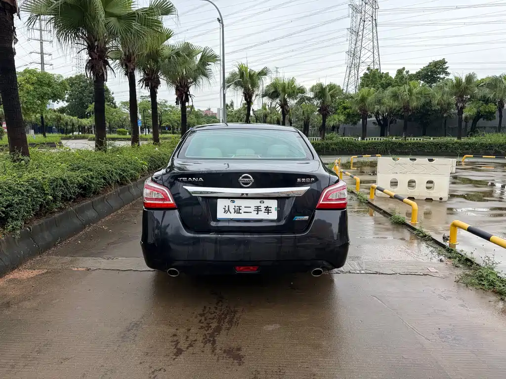Teana 2.0 L XE Fashion