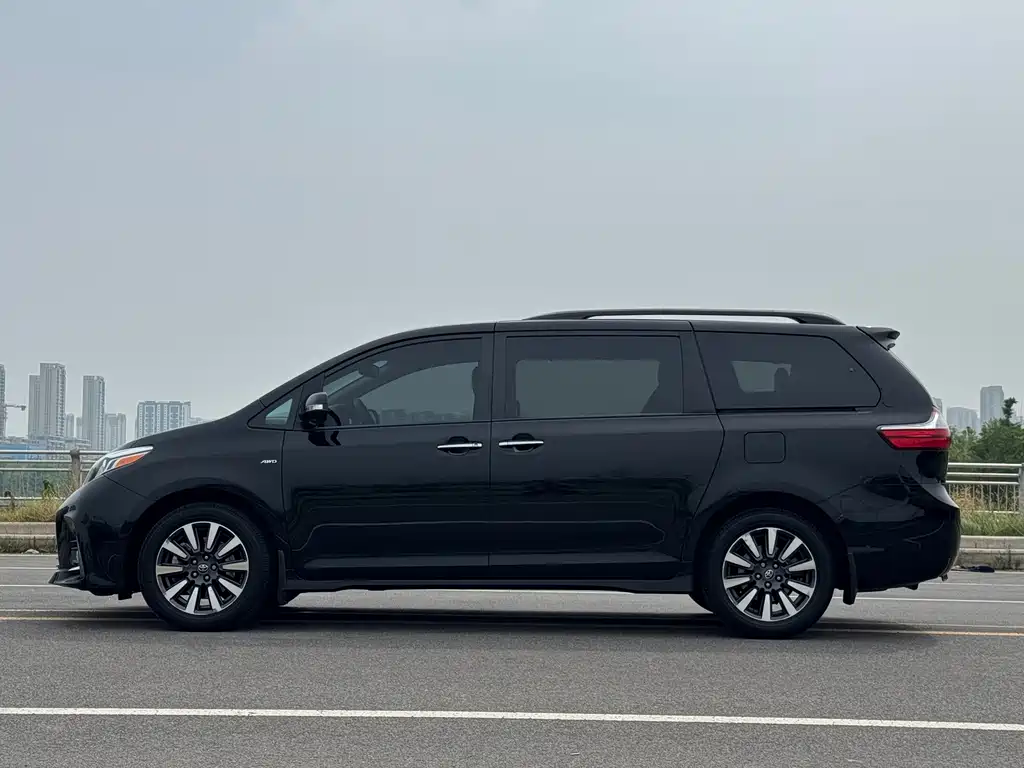 SIENNA 3.5 L US Spec