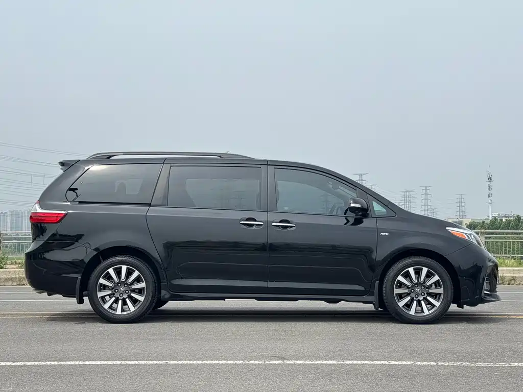 SIENNA 3.5 L US Spec